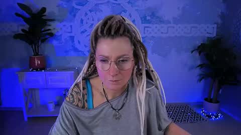 Frida Tander online show from April 27, 5:16 am