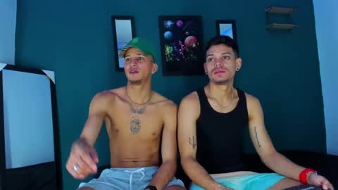 Snapshot of friendsofeverything_ chatting on March 10, 1:10 pm Adam y pitter online show from March 10, 1:10 pm