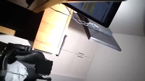 frosty1299 online show from November 2, 12:10 am