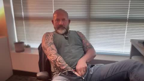 fuckadilf online show from April 21, 2:57 pm