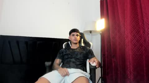 Snapshot of fuckboyca chatting on October 15, 3:32 am fuckboyca online show from October 15, 3:32 am