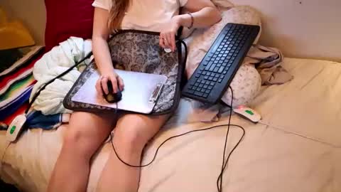 fuckmypussyplz1 online show from October 29, 9:37 pm