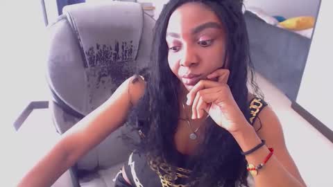 FuegoSecreto online show from December 21, 7:20 pm