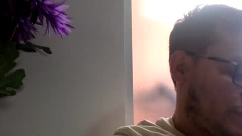 Snapshot of funnyboys18 chatting on October 21, 7:06 pm Zanty online show from October 21, 7:06 pm