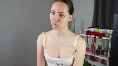 Ella online show from February 28, 5:00 am