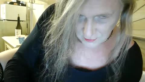Snapshot of funtimetgirl chatting on September 29, 10:36 am Jessie Love online show from September 29, 10:36 am