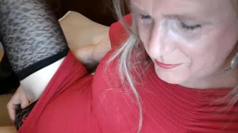 Jessie Love online show from December 23, 11:16 am