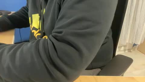 Snapshot of fuzitzu2 chatting on February 20, 6:57 pm fuzitzu2 online show from February 20, 6:57 pm