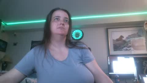 fuzzeychicks38 online show from April 25, 7:43 am