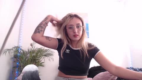 Gabriela online show from January 23, 6:35 pm