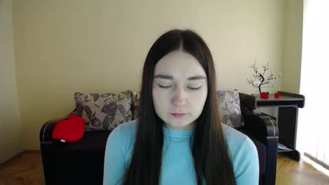 Snapshot of gabby_di chatting on October 22, 10:40 am Jaklin online show from October 22, 10:40 am