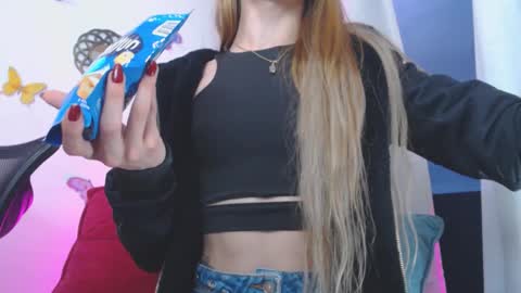 Snapshot of gabbyhills_ chatting on October 15, 10:38 am Gabby online show from October 15, 10:38 am