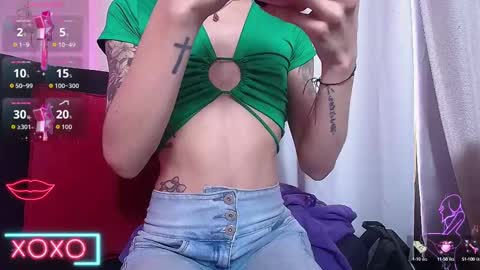 Snapshot of gabbyhills_ chatting on October 8, 11:38 am Gabby online show from October 8, 11:38 am