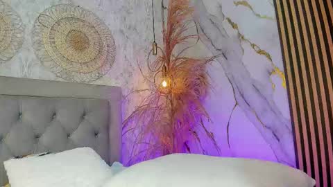   online show from November 27, 4:25 pm