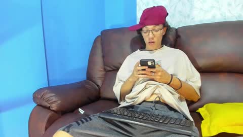 Snapshot of gadiel_sex chatting on March 3, 2:39 pm gadiel_sex online show from March 3, 2:39 pm