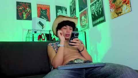 Gael Conner online show from October 30, 1:50 am