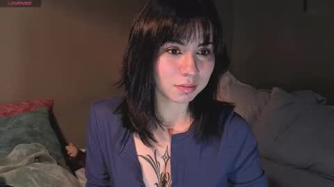 Snapshot of gaia_joness chatting on October 22, 1:46 pm gaia_joness online show from October 22, 1:46 pm