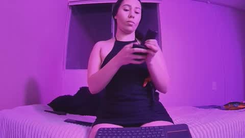Snapshot of gaia_sweet_ chatting on September 27, 8:23 am gaia_sweet_ online show from September 27, 8:23 am