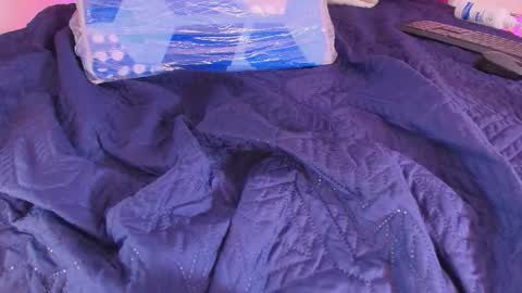 galaanderson online show from December 4, 12:38 pm