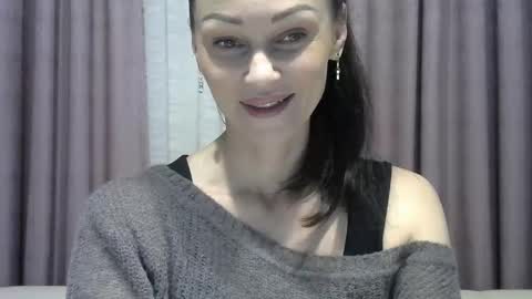 Snapshot of galaxy_33 chatting on October 29, 10:32 pm galaxy_33 online show from October 29, 10:32 pm