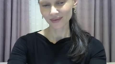 Snapshot of galaxy_33 chatting on October 25, 10:32 pm galaxy_33 online show from October 25, 10:32 pm