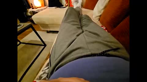 Snapshot of garbis11 chatting on December 7, 8:38 am garbis11 online show from December 7, 8:38 am