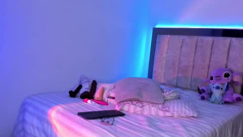 gatecharlotte_ online show from February 27, 4:24 am