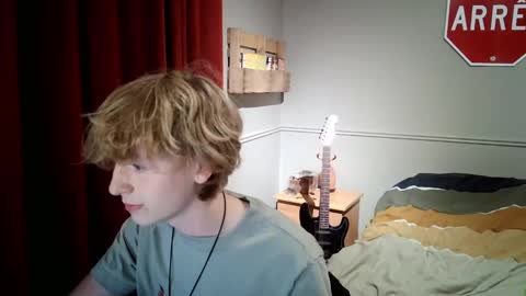 gayblondboy online show from October 25, 11:05 pm