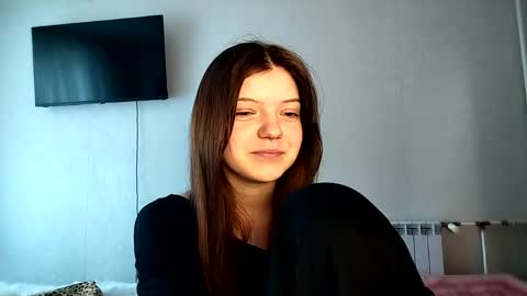 Helga online show from April 14, 3:15 pm