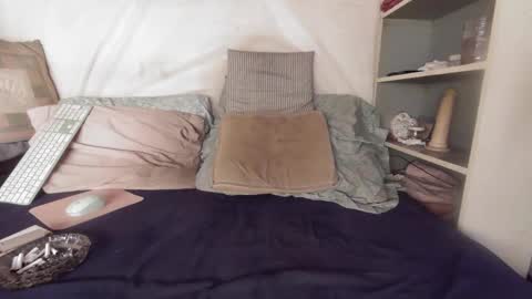 gayrobbin online show from April 7, 11:23 am