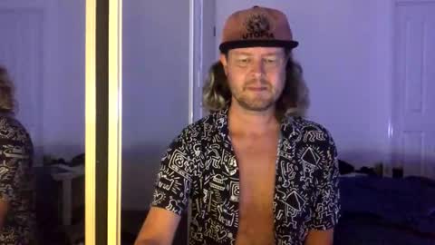 gcsurfer81 online show from March 13, 8:28 am