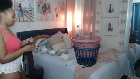 Snapshot of geishapaige chatting on September 29, 9:58 pm The Empress online show from September 29, 9:58 pm