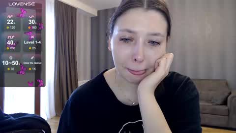 genev__ievee online show from June 8, 3:24 pm
