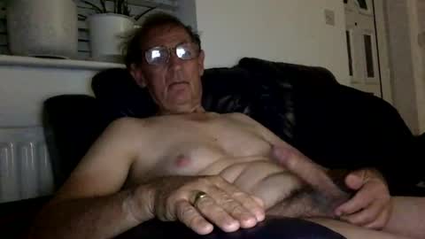 Snapshot of geoff242535 chatting on October 19, 9:52 pm geoff242535 online show from October 19, 9:52 pm