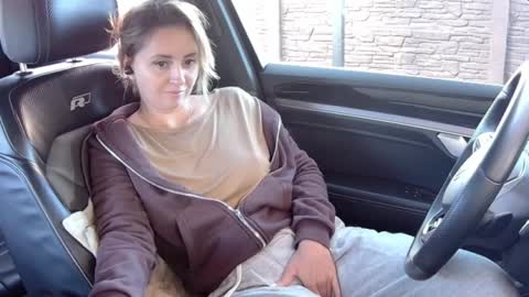 Melissa online show from April 5, 8:44 am