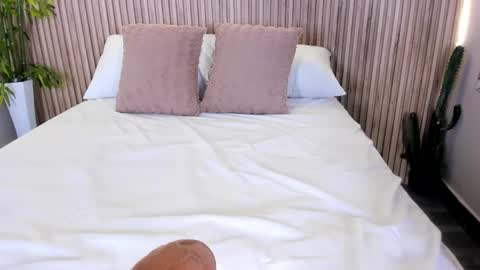 GeorginaReyes  online show from April 22, 2:52 am