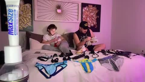 gggopa998 online show from December 6, 7:04 am