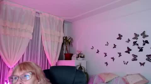 Ghertrudequeen online show from November 4, 4:25 am