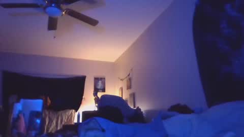 SrirachaSwitchblade  online show from November 13, 9:01 am