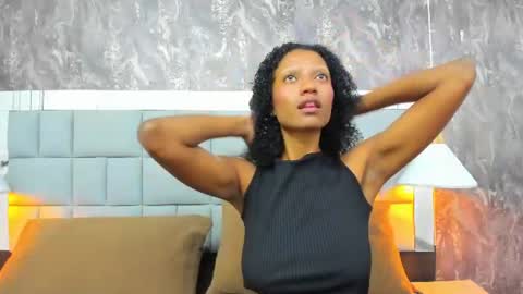 gia_bell online show from July 5, 3:30 pm