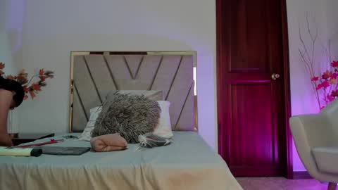 Gia Blake online show from February 6, 11:31 am