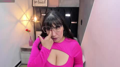 G I A  FOX online show from November 6, 2:09 pm