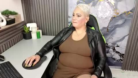   online show from February 21, 12:52 pm