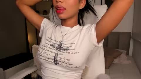 Snapshot of gigi_strawberry chatting on October 11, 4:39 am GIGI online show from October 11, 4:39 am