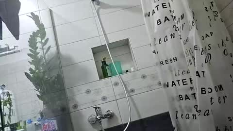 gigis111 online show from January 15, 9:30 pm