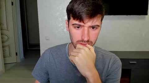 gilbertogonzales online show from March 10, 4:28 am