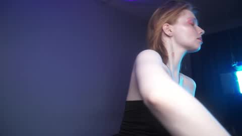        im expecting 350 thumbs up on my altar   online show from October 16, 10:52 pm