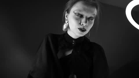        im expecting 350 thumbs up on my altar   online show from March 20, 10:26 pm