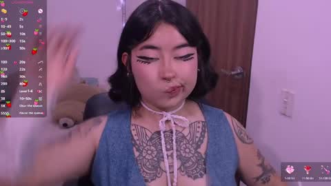 ginmeowuwu online show from May 6, 7:09 pm