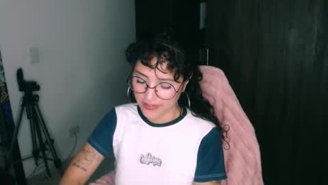 giny_bean online show from March 4, 9:39 am